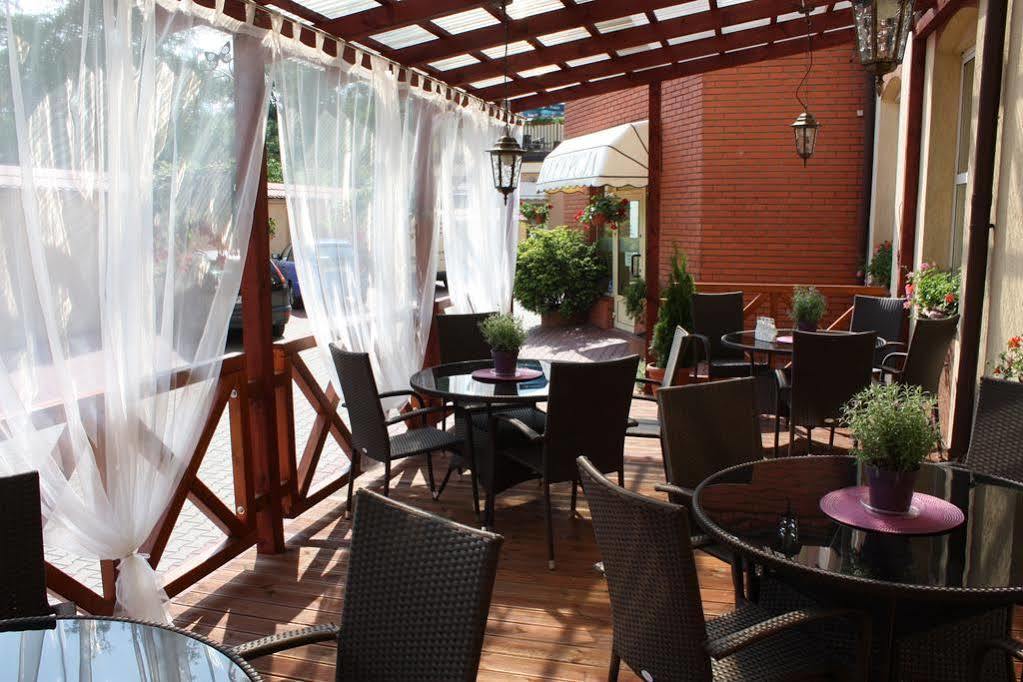 Hotel Piemont Pabianice Exterior photo